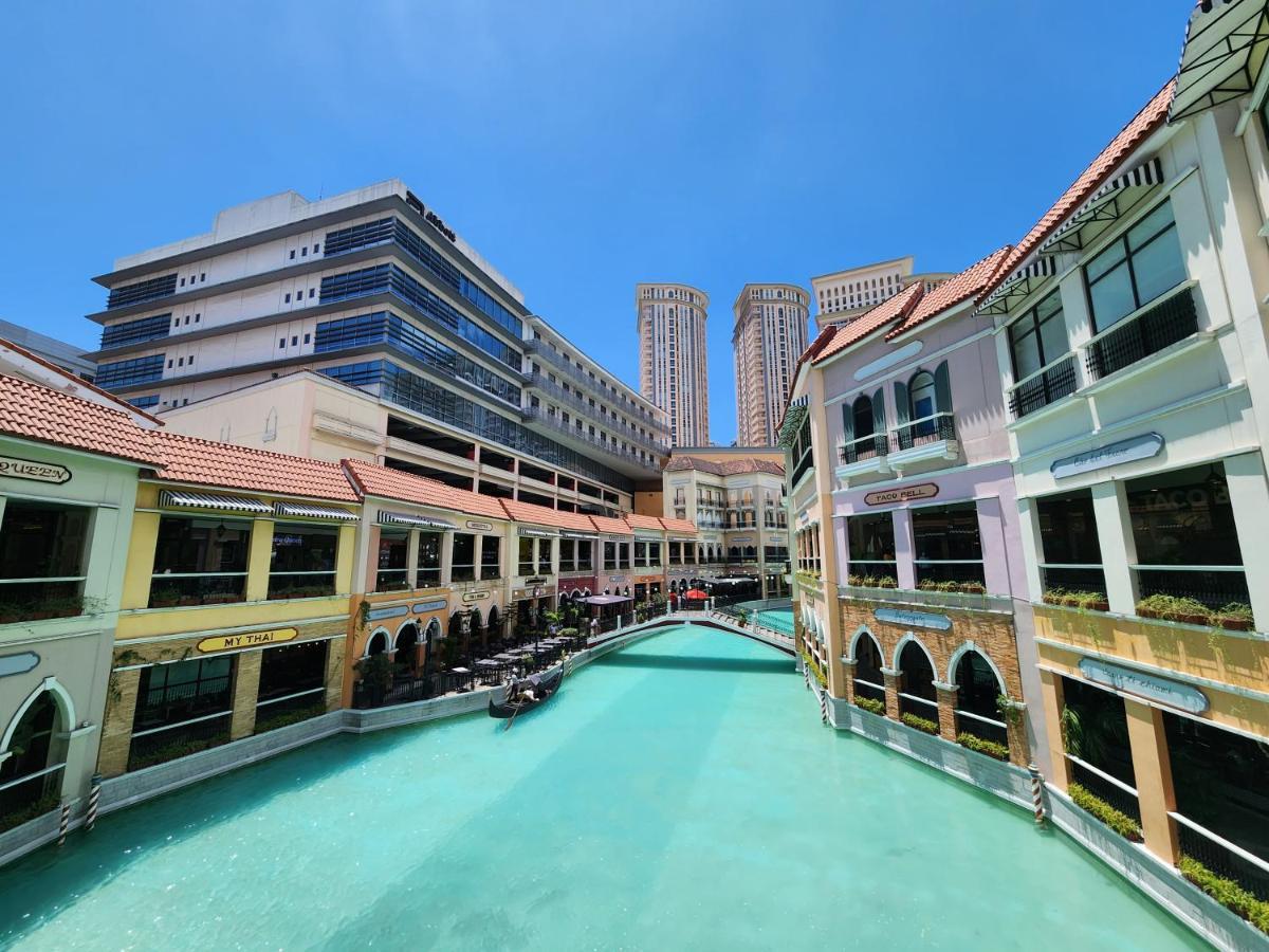Spacious Cozy Suite At The Venice Mall With Free Parking And Washing Machine (Adults Only) Taguig Exterior foto